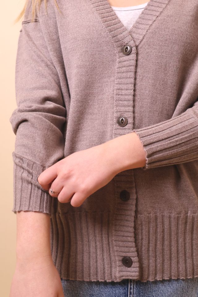 Yarnsmith Onyx Cardigan Merino Oatmeal